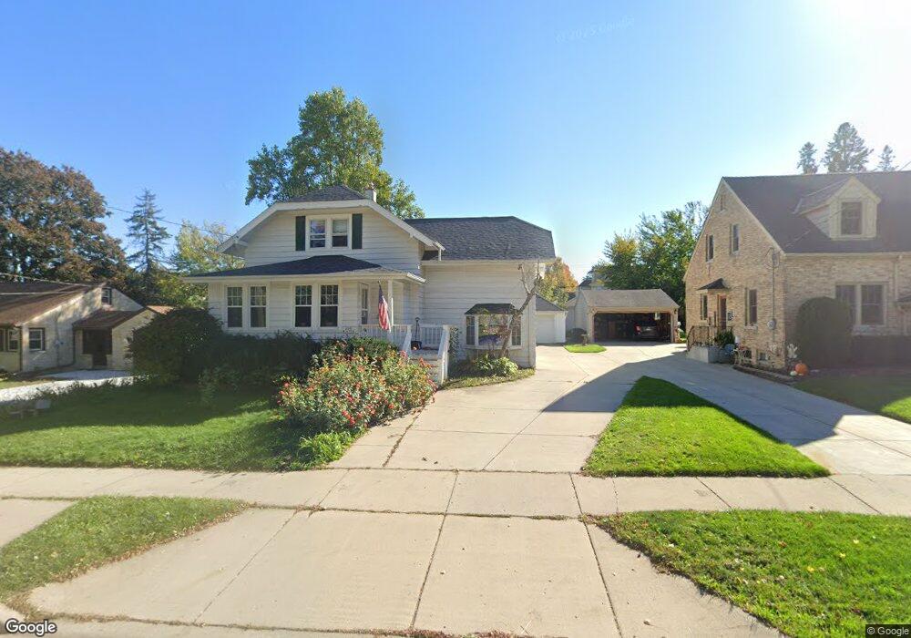 N90W16773 Pershing Ave, Menomonee Falls, WI 53051 - photo 1