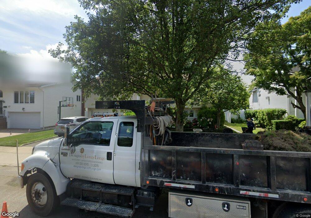 29 Fishermans Dr, Port Washington, NY 11050 - photo 1