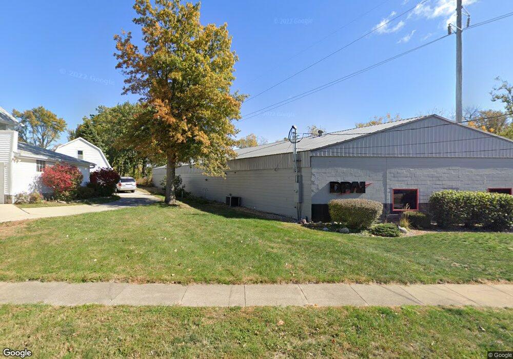 218 W 10th St N, Newton, IA 50208 - photo 1