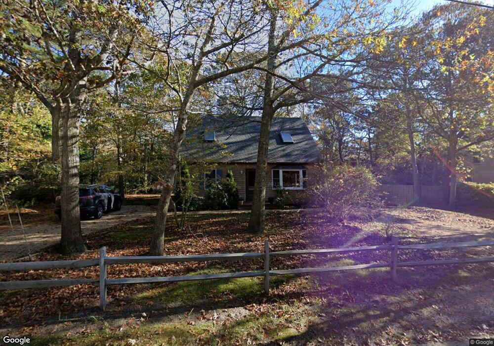 15 Winemack St, Vineyard Haven, MA 02568 - photo 1