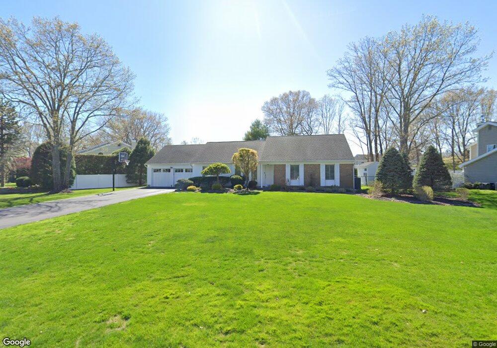 17 Jill Dr, ComMacK, NY 11725 - photo 1