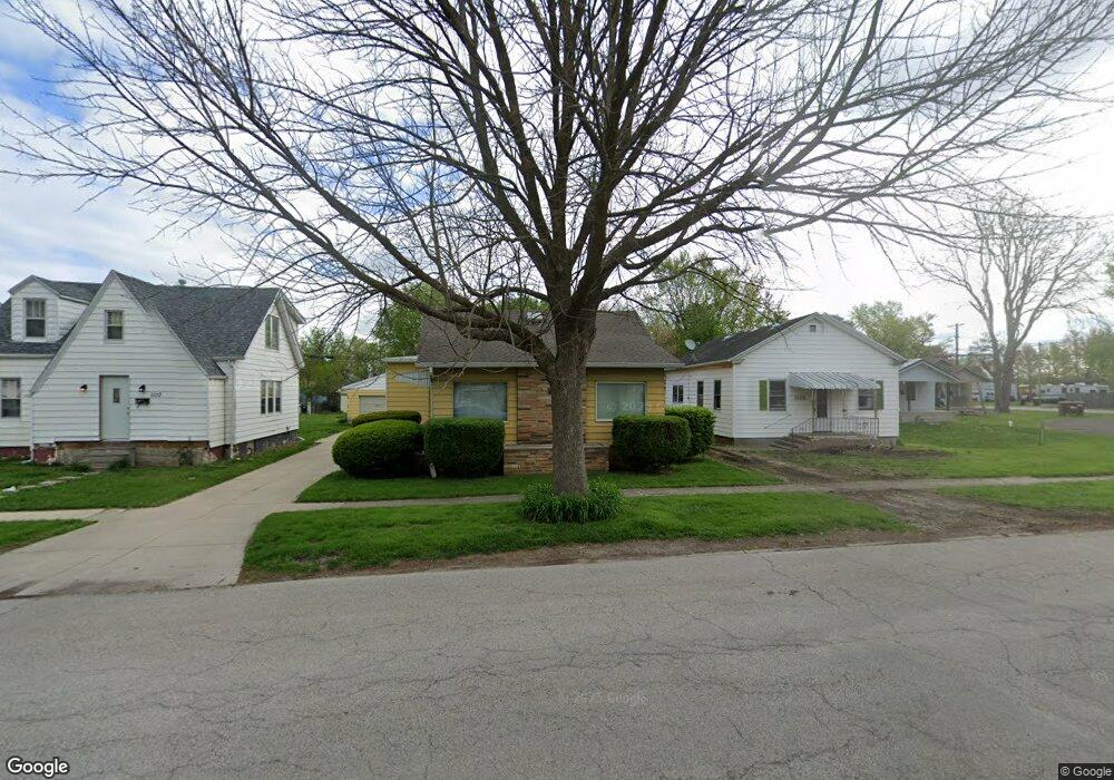 1112 Broadway St, Lincoln, IL 62656 - photo 1