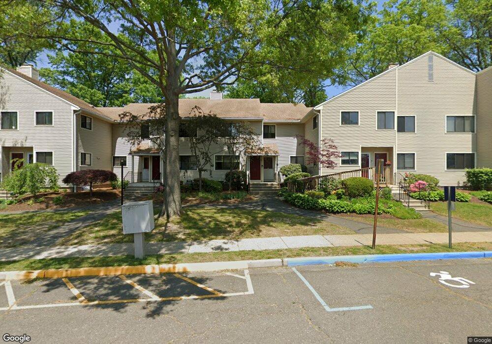 24 Lance Cir, Bridgeport, CT 06606 - photo 1