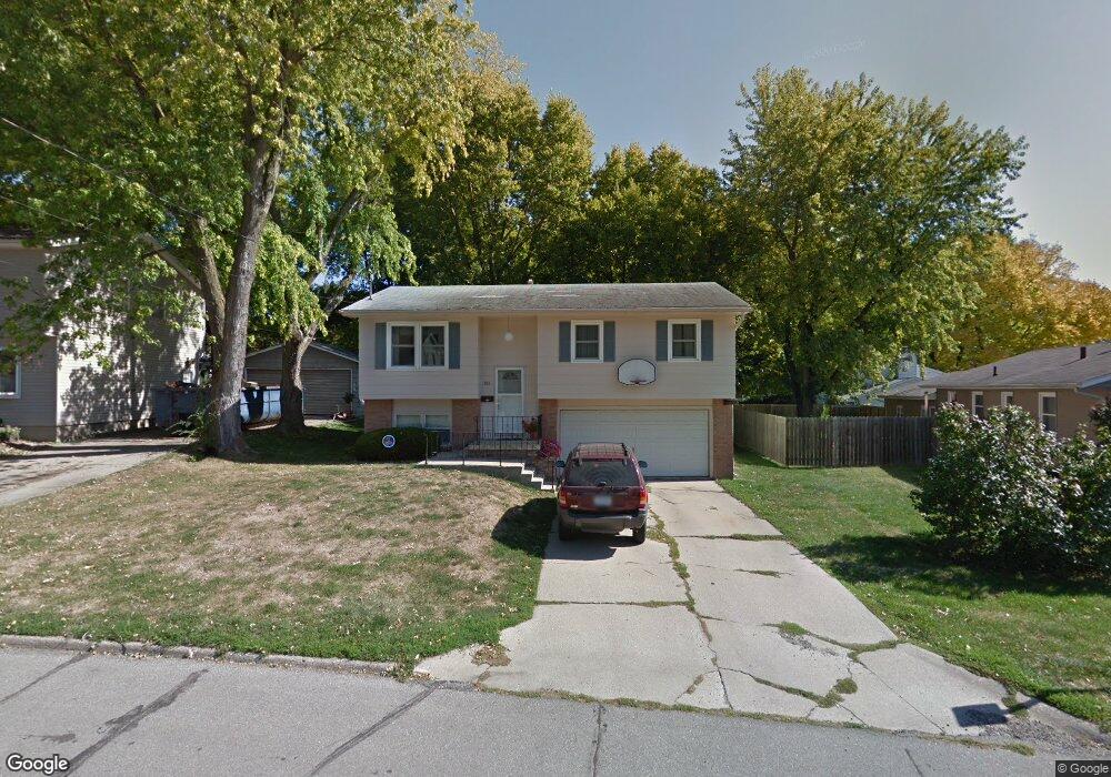 302 W 16th St N, Newton, IA 50208 - photo 1