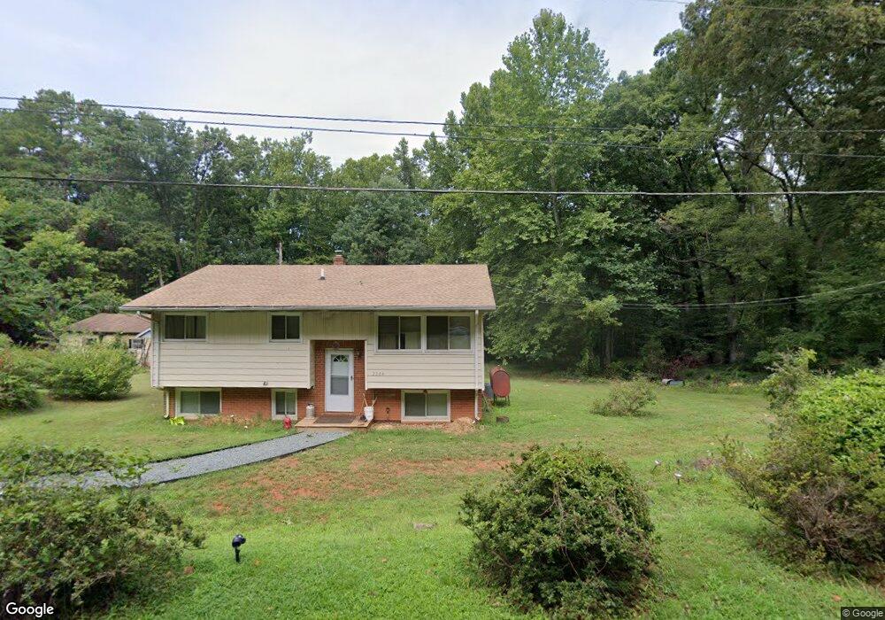 2204 Woodburn Rd, Charlottesville, VA 22901 - photo 1