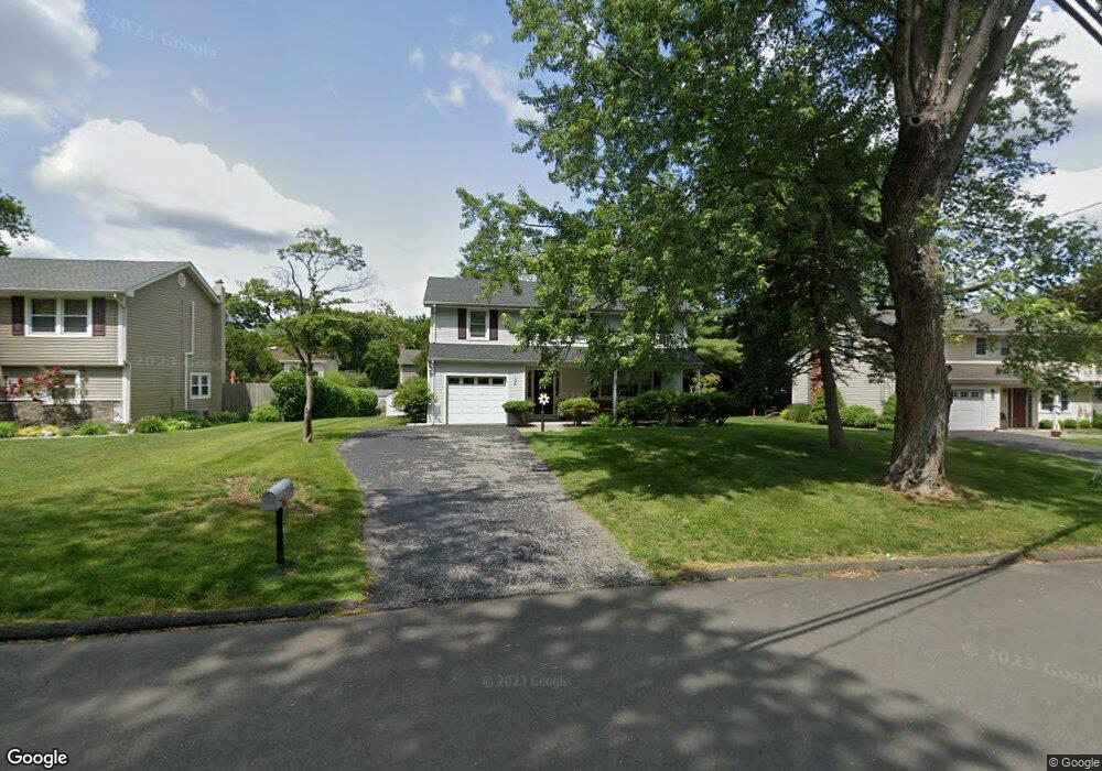 104 Woodridge Dr S, Stamford, CT 06902 - photo 1