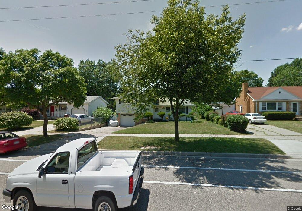 2304 Pleasant Grove Rd, Lansing, MI 48910 - photo 1