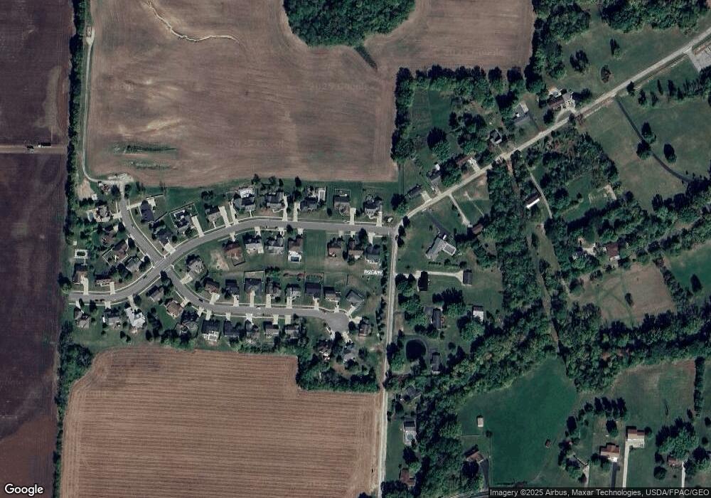 1385 Eastwood Dr, Circleville, OH 43113 - photo 1