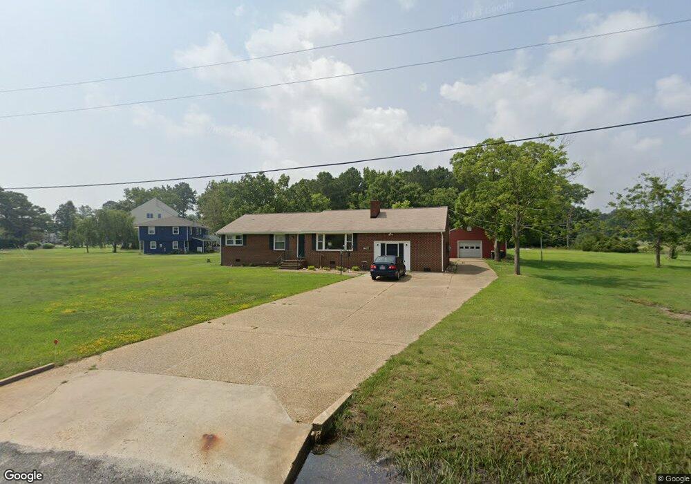 1407 Dandy Loop Rd, Yorktown, VA 23692 - photo 1