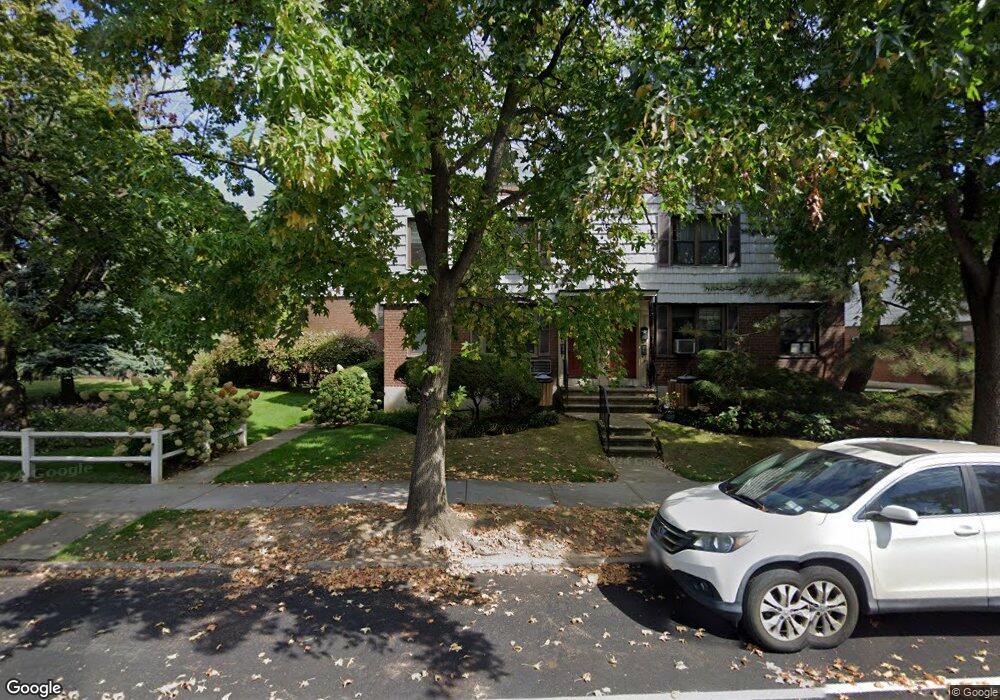 7053 Park Dr E unit B, Flushing, NY 11367 - photo 1