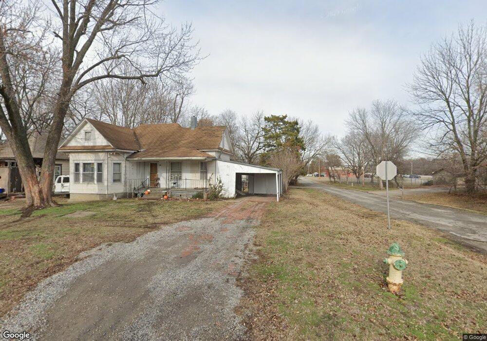 1601 Gabriel Ave, Parsons, KS 67357 - photo 1