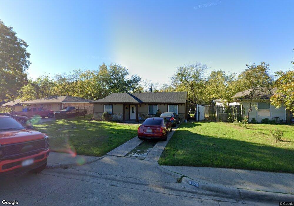 529 Cherokee Trace, Grand Prairie, TX 75051 - photo 1