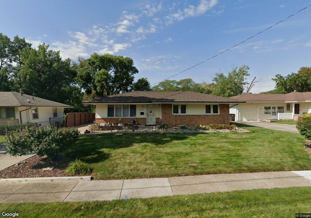 2730 Dosh Rd, Des Moines, IA 50310 - photo 1