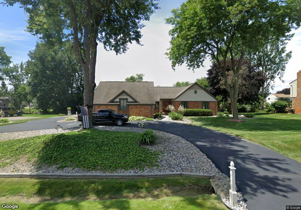 2124 Strader Dr, West Bloomfield, MI 48324 - photo 1