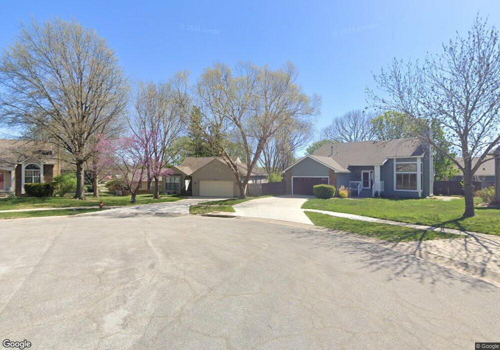5602 SW Timberlake Ct, Topeka, KS 66614 - photo 1