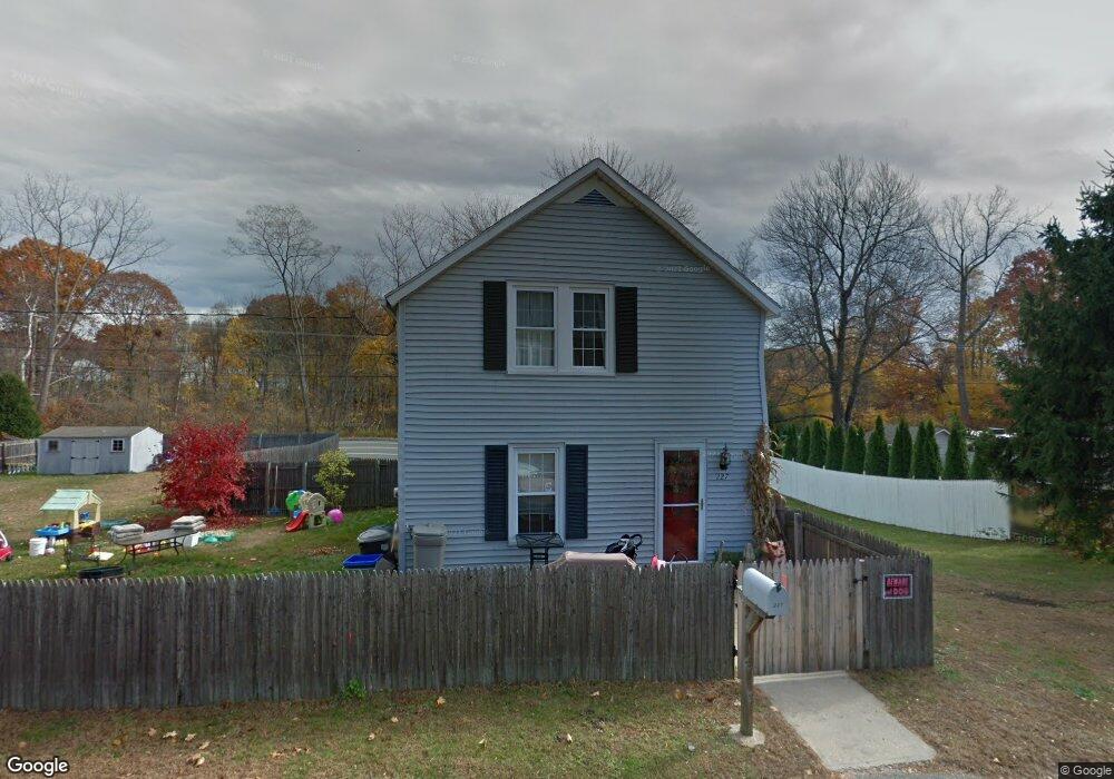 227 Lacus Dr, Holyoke, MA 01040 - photo 1