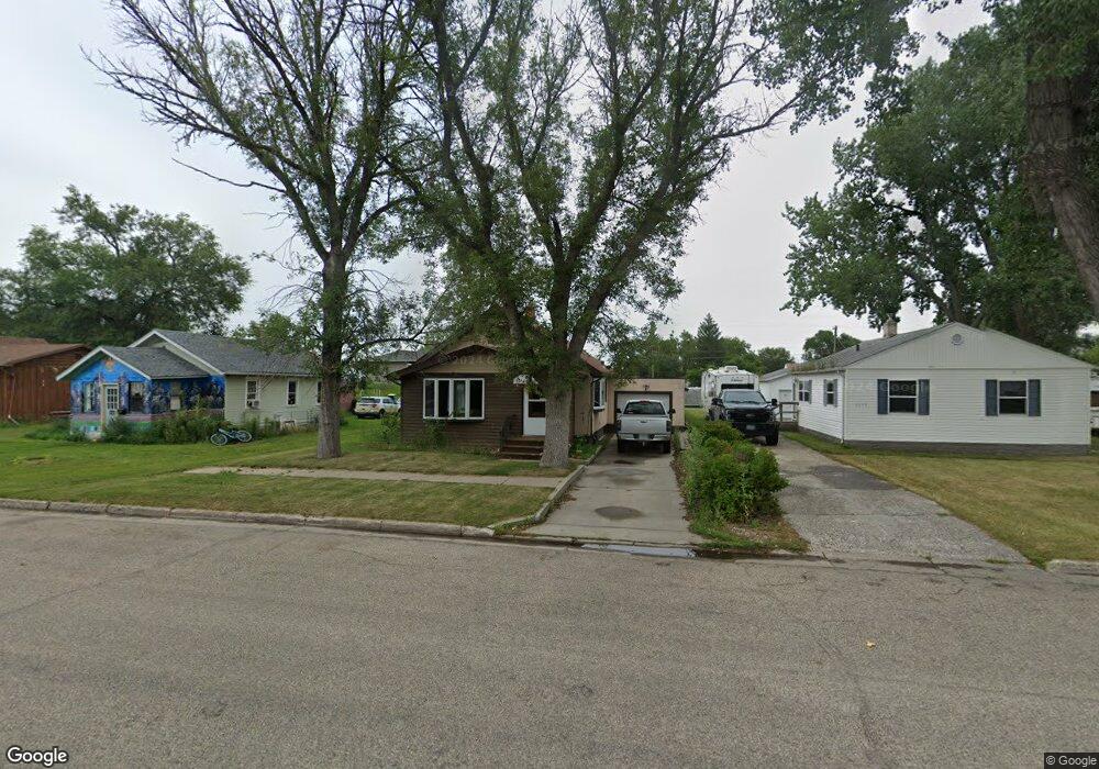 1107 8th Ave SE, Jamestown, ND 58401 - photo 1