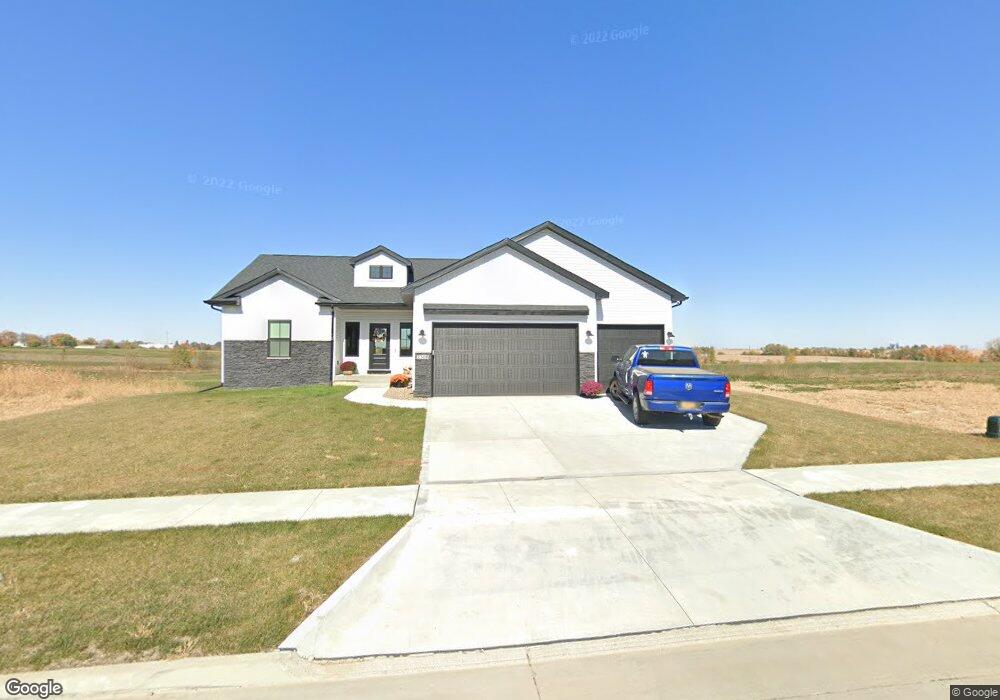 2308 N 8th Ave E, Newton, IA 50208 - photo 1