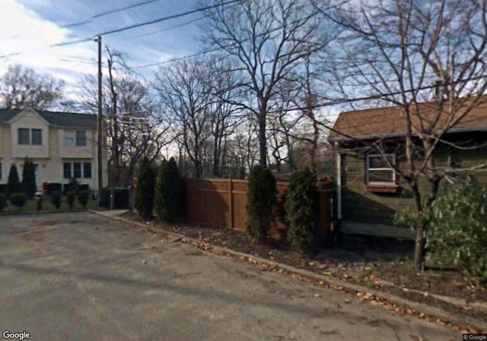 26 Putnam Ave, Glen Cove, NY 11542 - photo 1