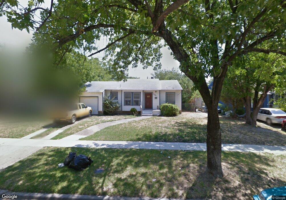 921 SW 5th St, Grand Prairie, TX 75051 - photo 1
