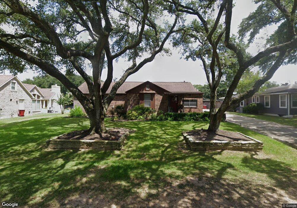 206 College St, East Bernard, TX 77435 - photo 1