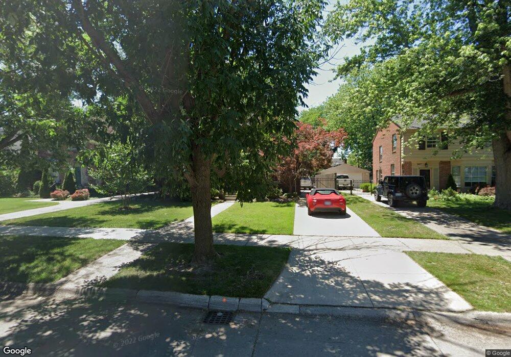 861 Lincoln Rd, Grosse Pointe, MI 48230 - photo 1