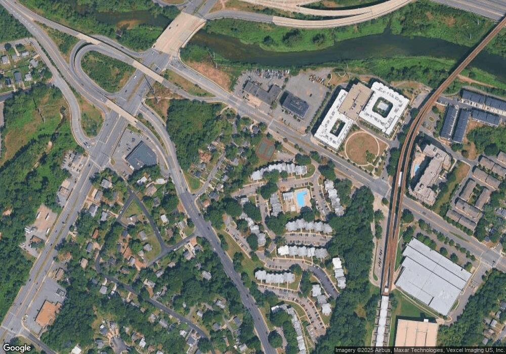 2610 Indian Dr unit 2B, Alexandria, VA 22303 - photo 1