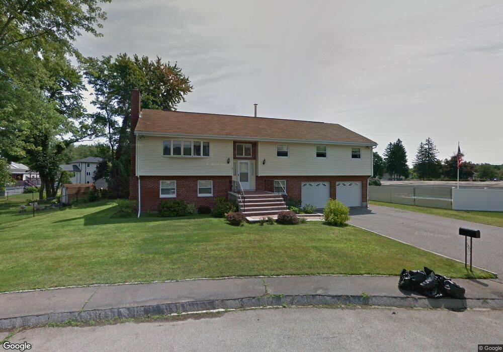 4 Meadow Ln, Woburn, MA 01801 - photo 1