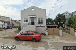 30 Beech St, Point Lookout, NY 11569