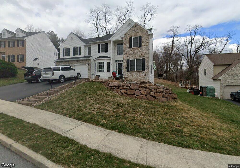 8 Northridge Dr E, Mohnton, PA 19540 - photo 1