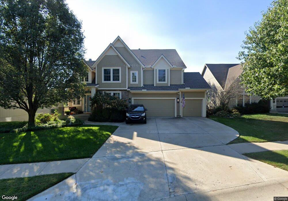 21007 W 61st St, Shawnee, KS 66218 - photo 1