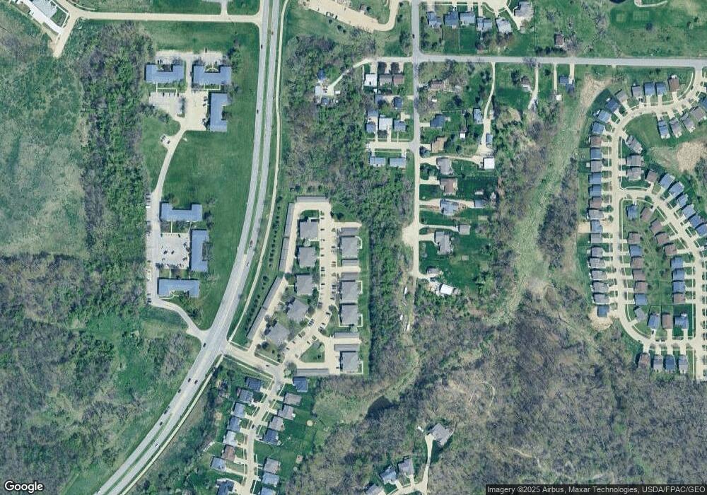 2127 29th St NW unit 1, Cedar Rapids, IA 52405 - photo 1