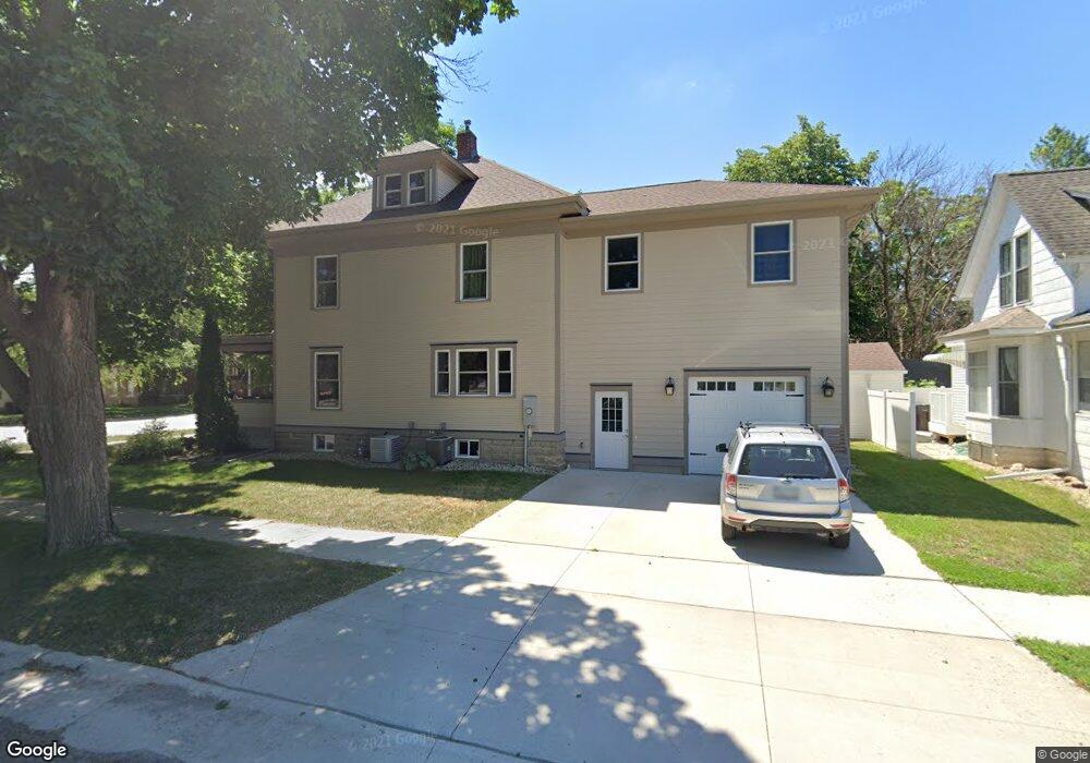 1003 Main St, Cedar Falls, IA 50613 - photo 1