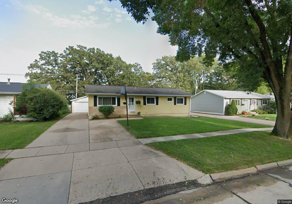 263 Wiley Blvd NW, Cedar Rapids, IA 52405 - photo 1