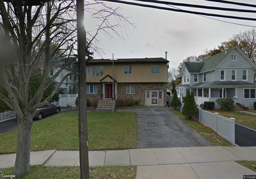 942 Thomas Ave, Baldwin, NY 11510 - photo 1