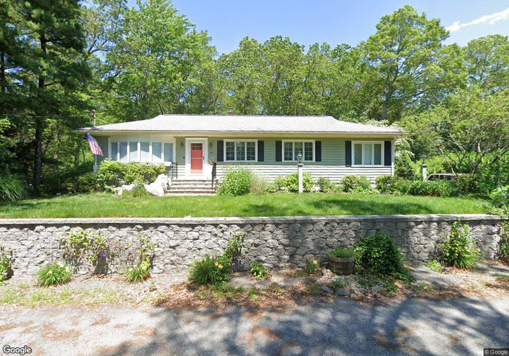 39 Mountain View Dr, Dracut, MA 01826 - photo 1