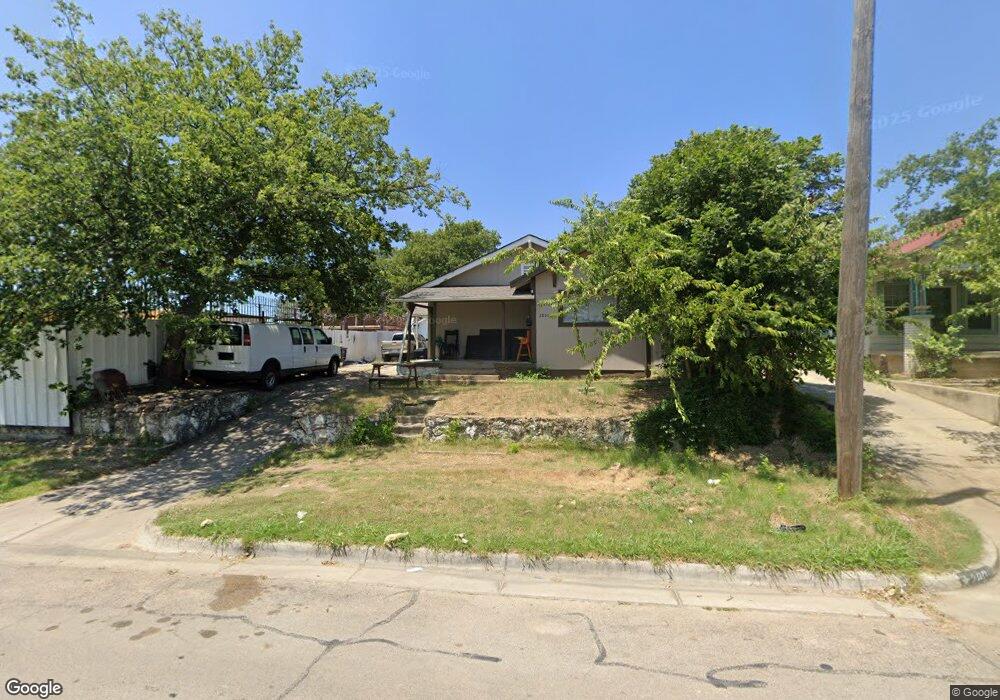 2807 Mckinley Ave, Fort Worth, TX 76106 - photo 1