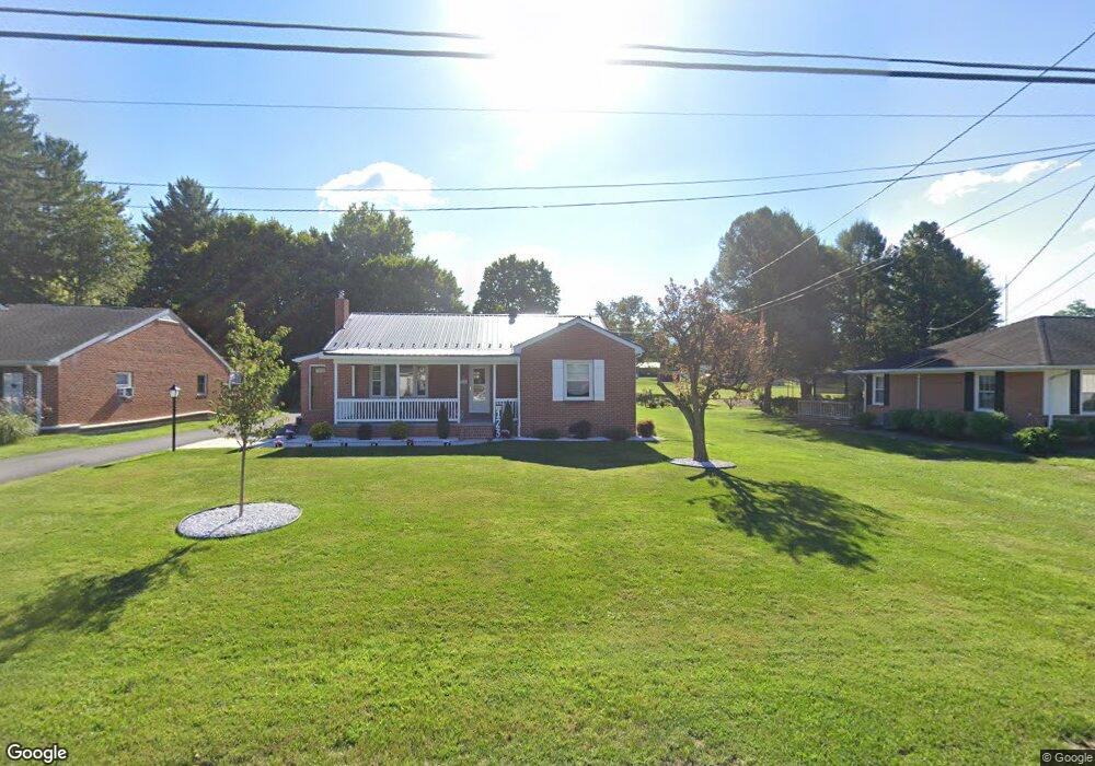 123 S Oller Ave, Waynesboro, PA 17268 - photo 1