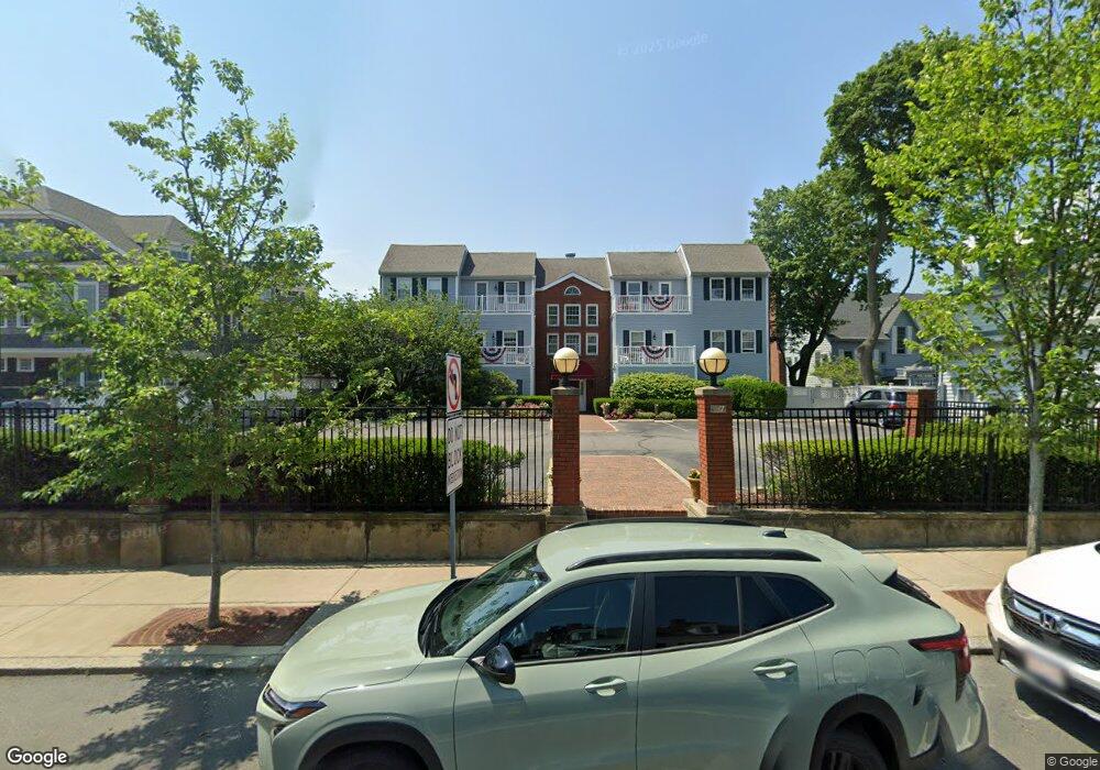 217 Humphrey St unit 3, Swampscott, MA 01907 - photo 1