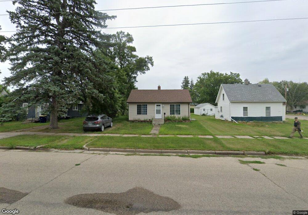 819 9th Ave SE, Jamestown, ND 58401 - photo 1