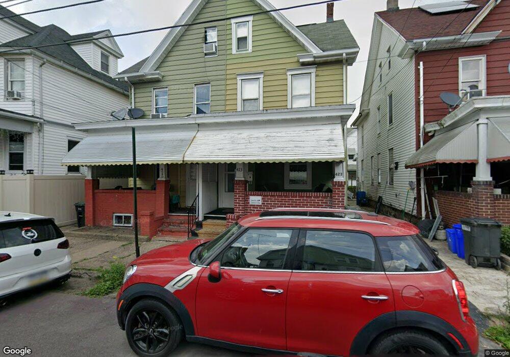 423 W Oak St, Hazleton, PA 18201 - photo 1