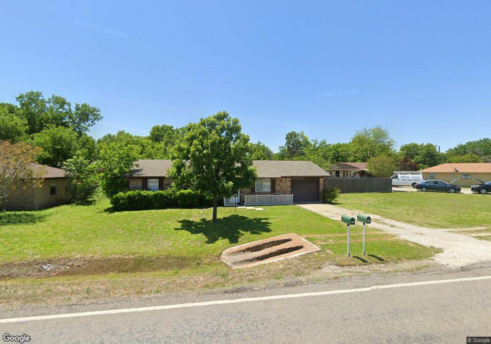 1011 N 5th St, Sanger, TX 76266 - photo 1