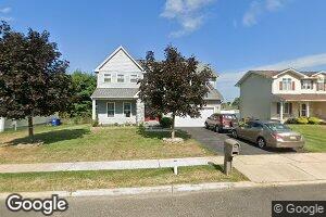 5 New Mills Dr, Pemberton, NJ 08068