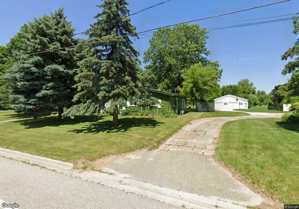 8269 E Richfield Rd, Davison, MI 48423 - photo 1