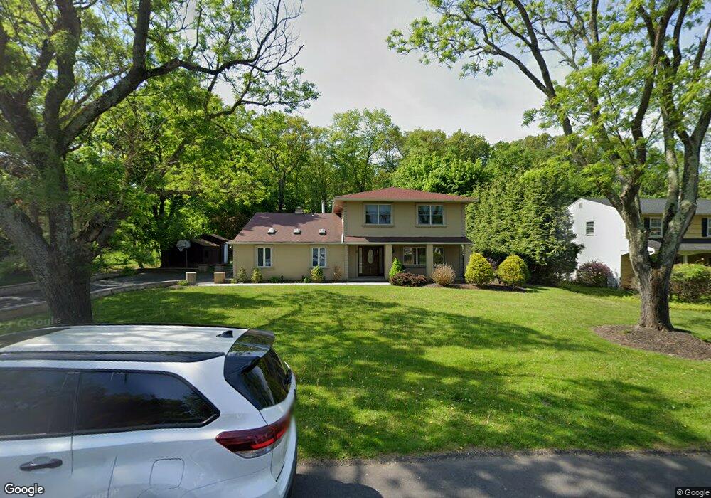 9 Macintosh Ln, Monsey, NY 10952 - photo 1