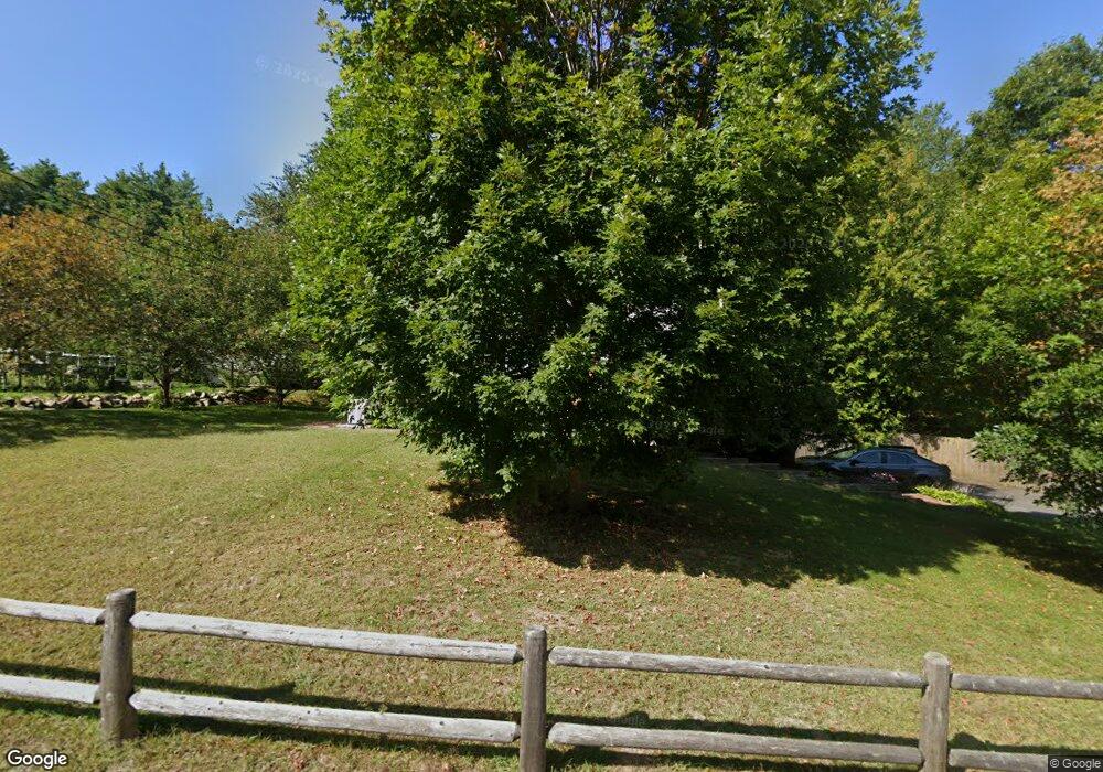 7 Forsythia Ln, MerriMacK, NH 03054 - photo 1