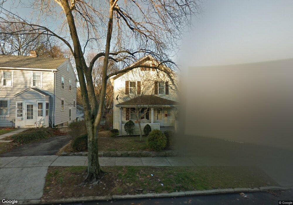 98 Courtland Hill St unit B, Stamford, CT 06906 - photo 1