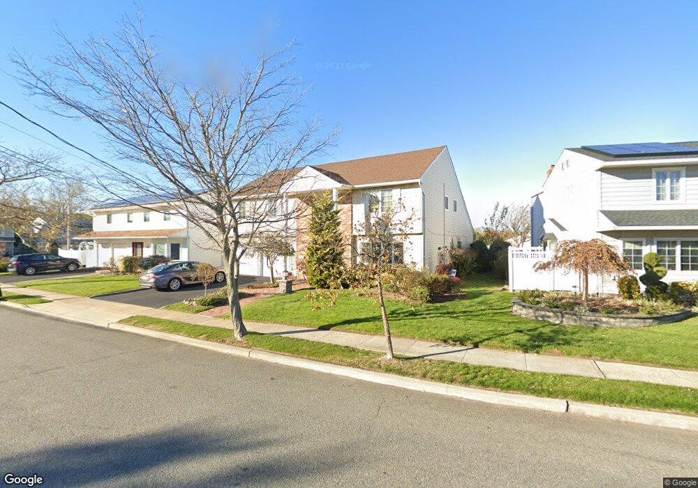 95 Jeffery Ln, Oceanside, NY 11572 - photo 1