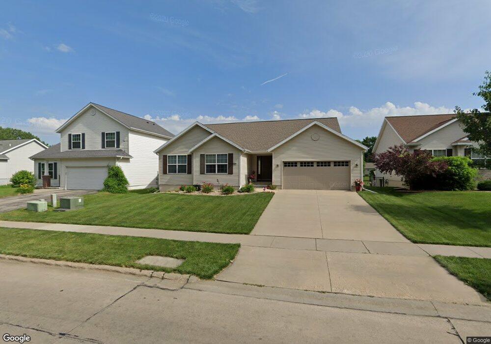 2806 29th Ave SW, Cedar Rapids, IA 52404 - photo 1