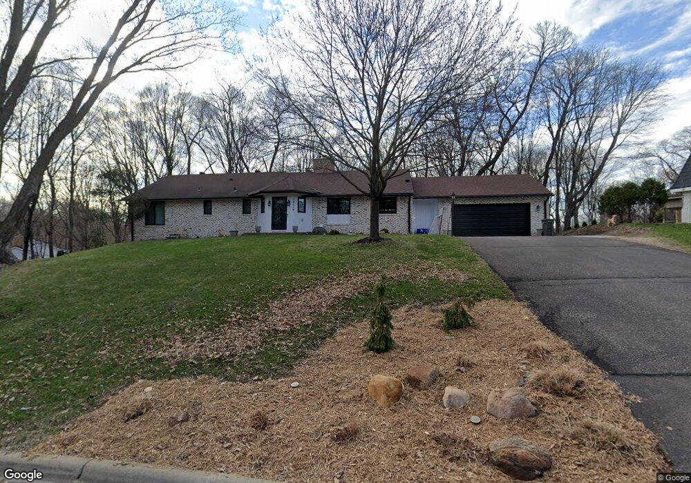 18516 Timber Ridge Dr, Minnetonka, MN 55345 - photo 1